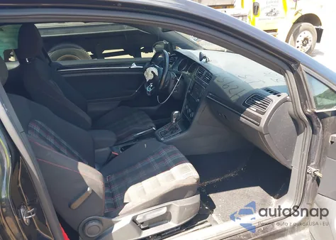 2015 Volkswagen Golf Gti 2.0T S 2-Door z USA, uszkodzony, nr VIN 3VWTT7AU7FM074713